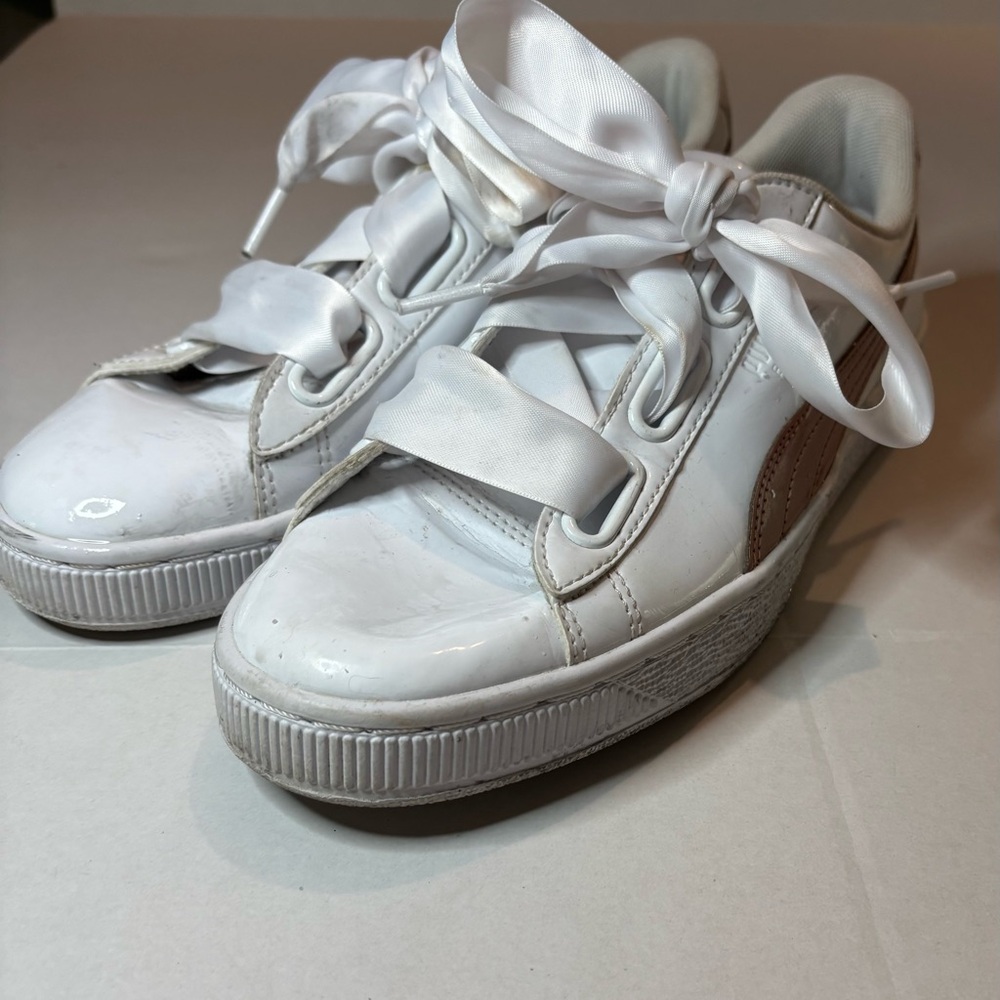 Puma Basket SZ‎ 8.5 Women White Leather Gold Stripe Ribbon Shoes